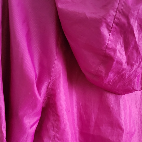 Beautiful fuschia pink Alpinetek windbreaker. Size small. - Picture 7 of 10